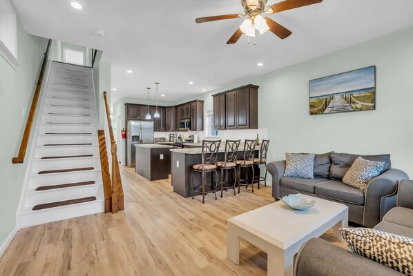 TV, fireplace - Bayview Oasis in the Heart of Seaside Heights (Seaside Heights)