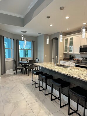 Fridge, microwave, oven, stovetop - Beautiful Floridian Oasis with Heated Pool, Hot Tub and Close to Beaches!  (Rotonda West)