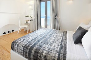 3 slaapkamers, een strijkplank/strijkijzer, reisbedje, gratis wifi