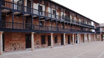 Esterni