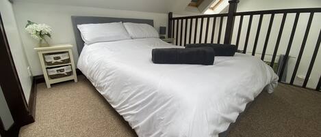 1 slaapkamer, een strijkplank/strijkijzer, gratis wifi