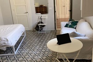 5 slaapkamers, een strijkplank/strijkijzer, wifi, beddengoed