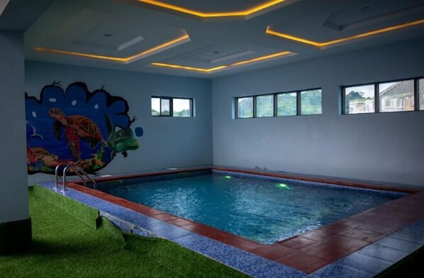 5 indoor pools