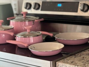 2 Schlafzimmer, Bügeleisen/Bügelbrett, Reisekinderbett, kostenloses WLAN