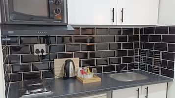 Executive Double or Twin Room | Private kitchen | Coffee/tea maker, electric kettle