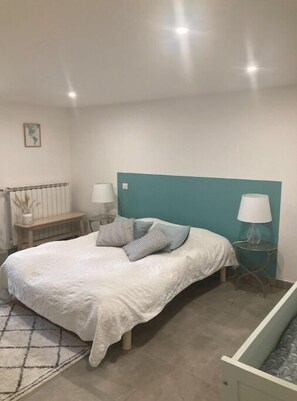 2 slaapkamers, een strijkplank/strijkijzer, wifi, beddengoed
