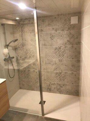 Handdoeken, toiletpapier