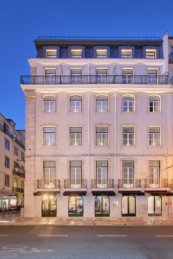 Vista frontal de la propiedad