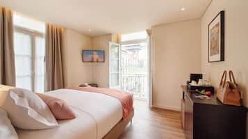 City kamer | Luxe beddengoed, een minibar, een kluis op de kamer, geluiddichte muren