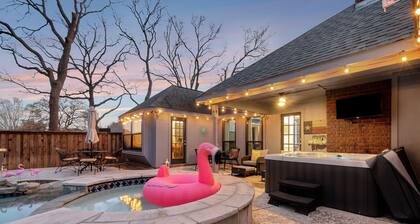 Villa D’Oro, Saltwater Pool, Arcade, Foosball & Walking Trail