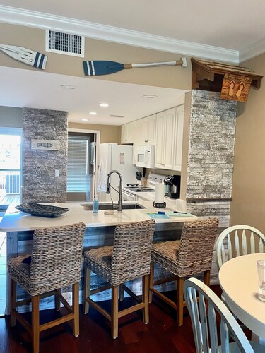 Tailin’ Reds Suwannee Gulf Condo.  Private Boat Slip. Building 1 Unit 102