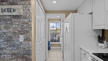 KylskÄp, mikrovÄgsugn, ugn och spishÀll