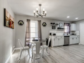 Dining - Experience convenience and comfort in this cozy fully updated modern home! (Oklahoma City)