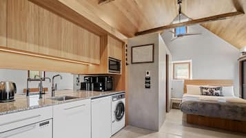 Réfrigérateur, micro-ondes, lave-vaisselle, cafetiÚre/bouilloire