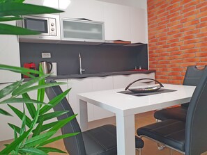 Dining - Holiday Home Gordana - Charming Superior Apartment in fabulous Hvar (HVAR (HVAR))