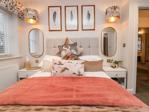 4 bedrooms, individually decorated, individually furnished, free WiFi - Rose House (Windermere)