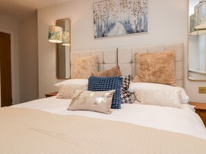 4 Schlafzimmer, individuell dekoriert, individuell eingerichtet