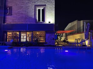 Outdoor pool - Catherine Villa (Lagos)
