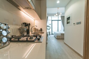 冰箱、微波炉、茶具/咖啡用具、烤面包机