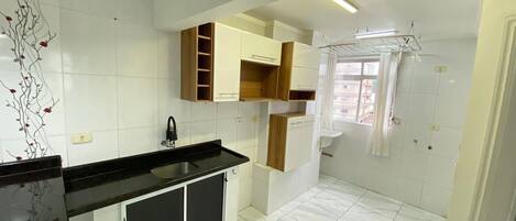 Fridge, microwave, oven, coffee/tea maker