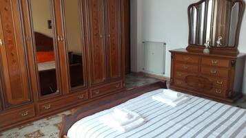 2 soveværelser, strygejern/strygebræt, sengetøj