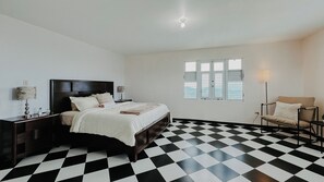 5 bedrooms, desk, iron/ironing board, travel cot - El Yunque Rainforest Villa, Pool, Toro Trail, 5-Acre Hacienda, Fruit Trees (Canóvanas)