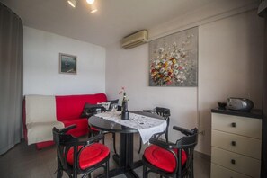Appartement (Arc - 5 M From Beach - A3 Red (2+2)) | Restauration