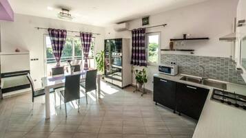 Apartment (Mit - 100m to the sea - A4(2+2) Purpl) | Living area