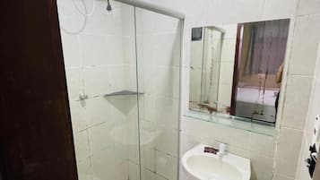 Articles de toilette gratuits, serviettes fournies