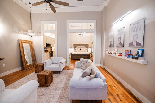 Full Kitchen, Downtown Laurel Walkable, Coffee Bar