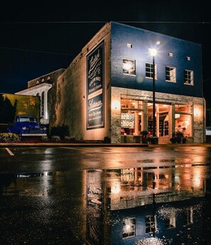 Exterior - Full Kitchen, Downtown Laurel Walkable, Coffee Bar (Laurel)