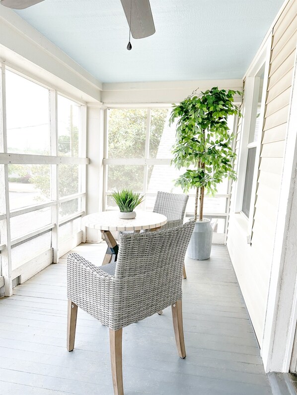 屋外ダイニングエリア