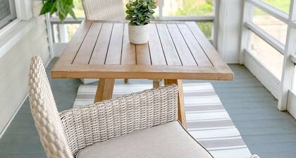 Kalmia Suite D - Downtown historic district.