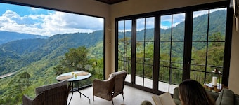 Cabaña en la Montaña Cerca del Parque Nacional Tapantí Orosi, Cartago Costa Rica