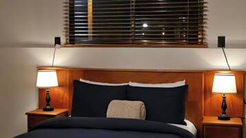 1 bedroom, desk, free WiFi, bed sheets