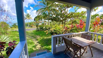 Cottage, quang cảnh vườn | Ban công