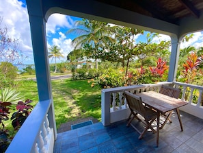 Casa de campo, vista al jardín | Balcón