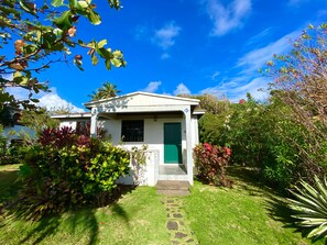 Cottage, Garden View | Premium bedding, in-room safe, individually decorated