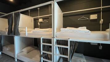 Shared Dormitory | In-room safe, iron/ironing board, free WiFi