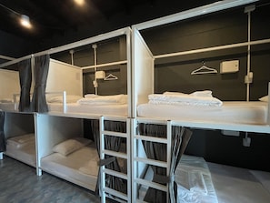 Dormitorio compartido | Caja fuerte, tabla de planchar con plancha, wifi gratis