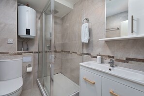 Apartment | Bathroom