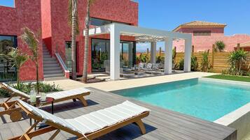 Luxury Villa, 4 Bedrooms | Living area