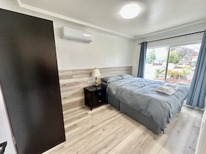 3 bedrooms, iron/ironing board, WiFi, bed sheets - 3B/2B Haven near Atlantic Square (Alhambra)