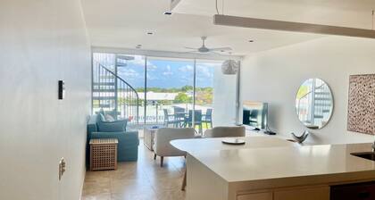 Unit 202 Plantation Resort - Rainbow Beach. Plantation Resort. Top Floor. Aircon. Pool. Spa. Wifi