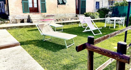 Accogliente Rustico 90mq, Giardino Vista Mare, Posto Auto, Animali Ammessi