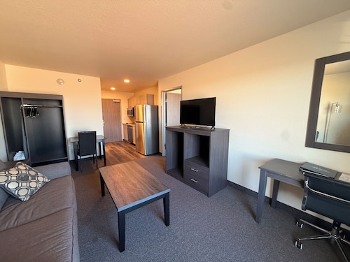 Iron Creek Inn & Suites