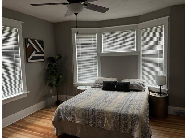 3 室のベッドルーム、WiFi