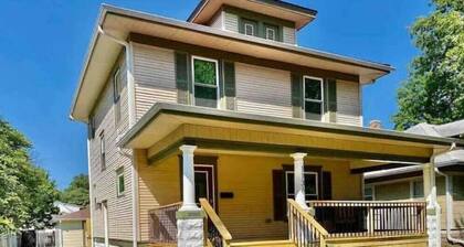 Historic Home Near Downtown 4 beds, 1 Bathroom, 2 Car Garage.
