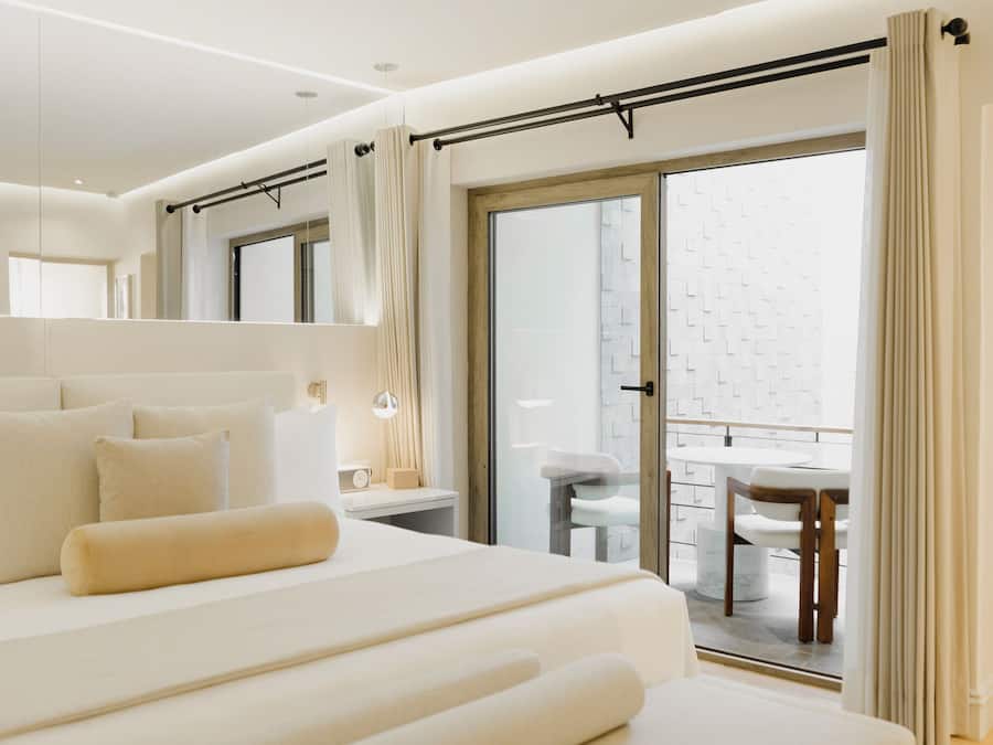 Deluxe Terrace Suite King | Hypo-allergenic bedding, down comforters, pillowtop beds