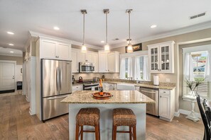 Luxury Condo | Private kitchen | Fridge, microwave, oven, dishwasher - Family-Friendly 3BR Condo Grand Haven 27 (Grand Haven)